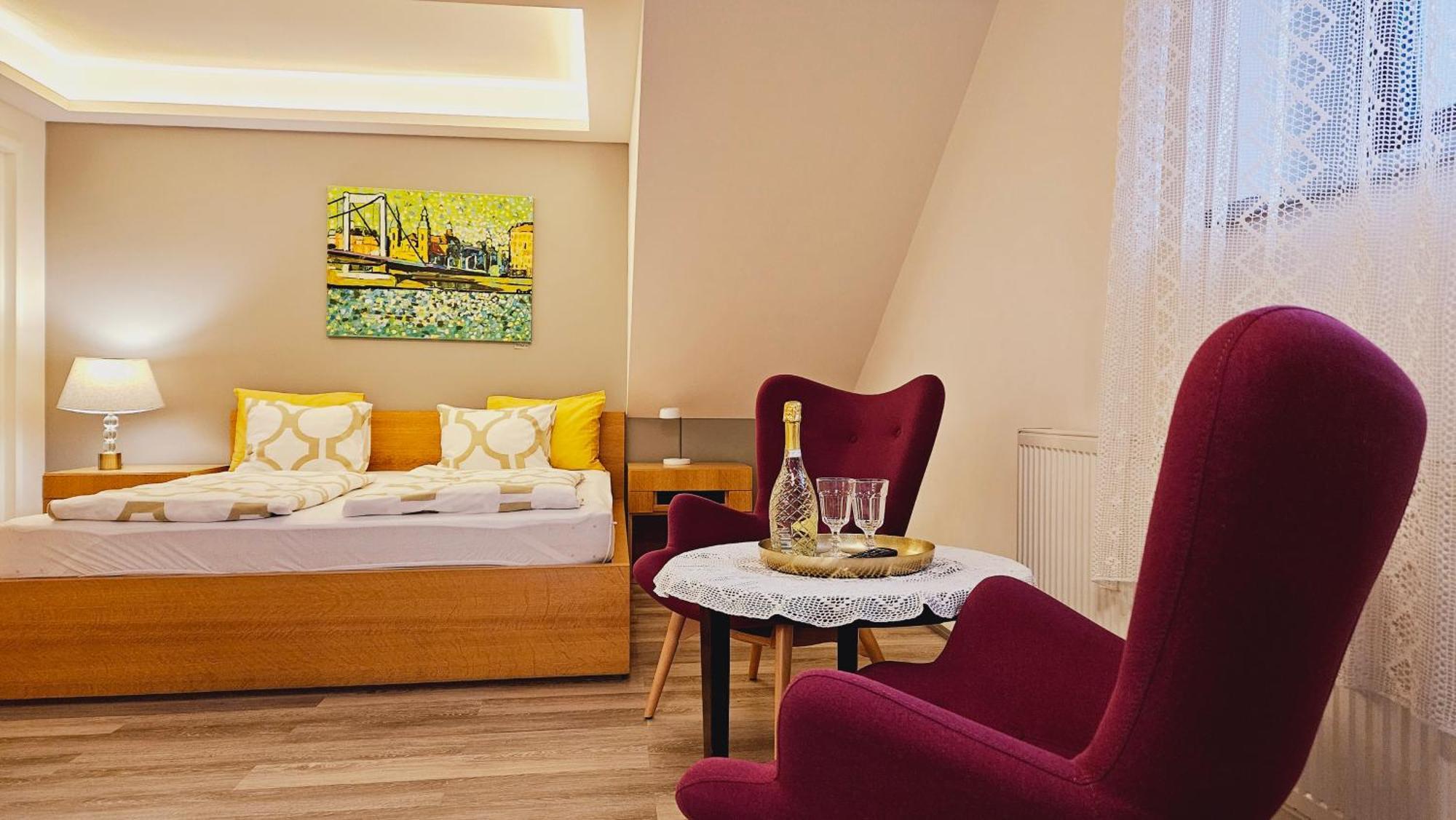 Budasmile Appartment At Buda Castle - Aircon & Free Parking Budapest Esterno foto