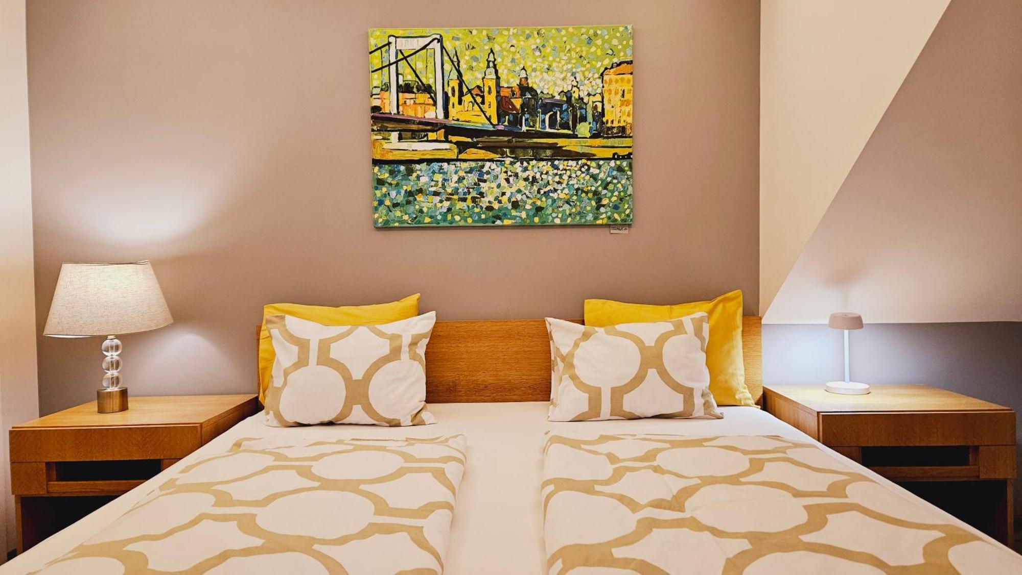 Budasmile Appartment At Buda Castle - Aircon & Free Parking Budapest Esterno foto
