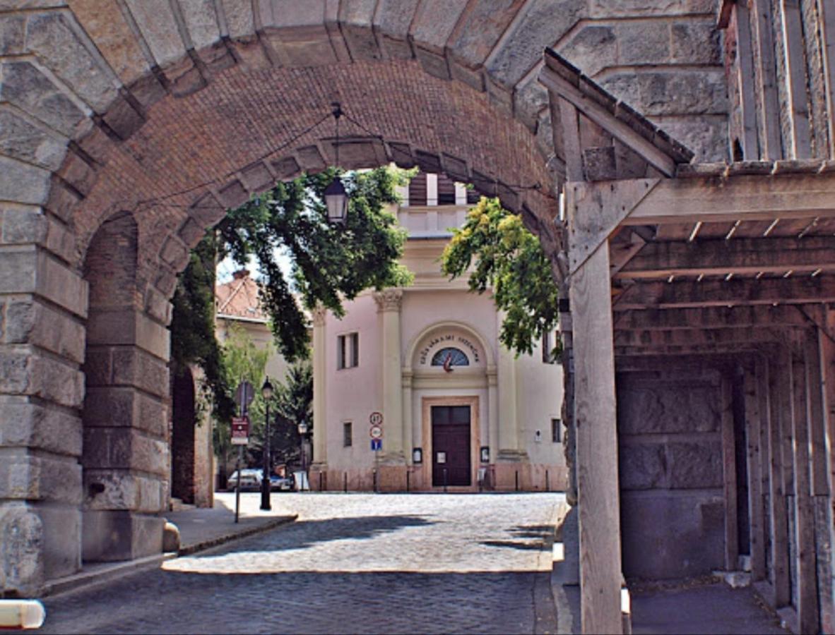 Budasmile Appartment At Buda Castle - Aircon & Free Parking Budapest Esterno foto